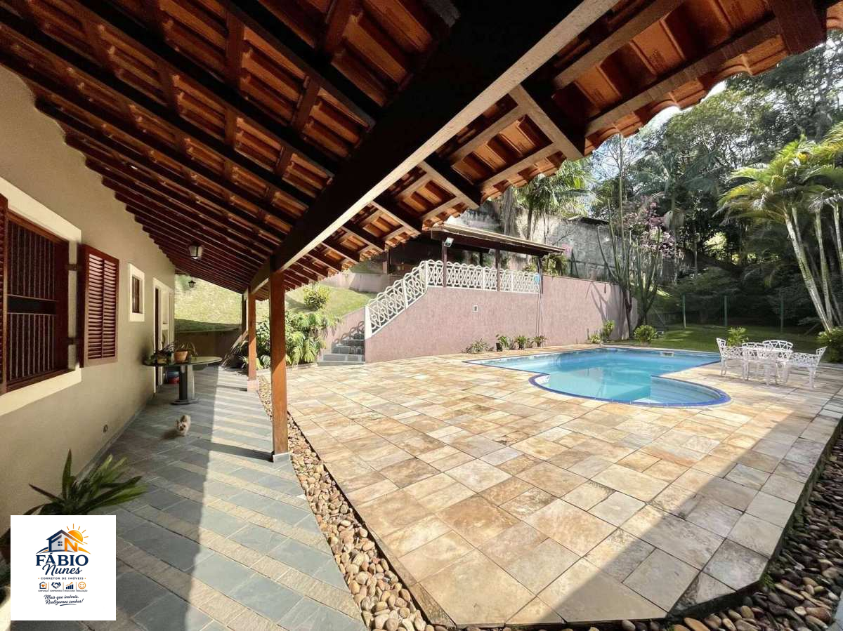 Casa à venda com 3 quartos, 412,21m² - Chácara dos Lagos,Carapicuíba