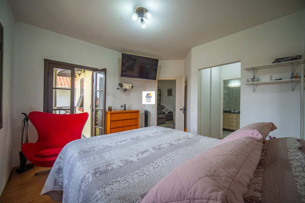 Casa à venda com 3 quartos, 292m² - Jardim Lambreta,Cotia
