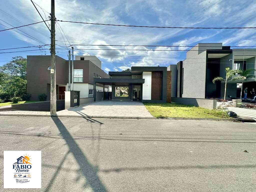  - Casa à venda, no Cond. Reserva Sta. Maria em Jandira, Jardim do Golf I, com 5 quartos, 411,84m²